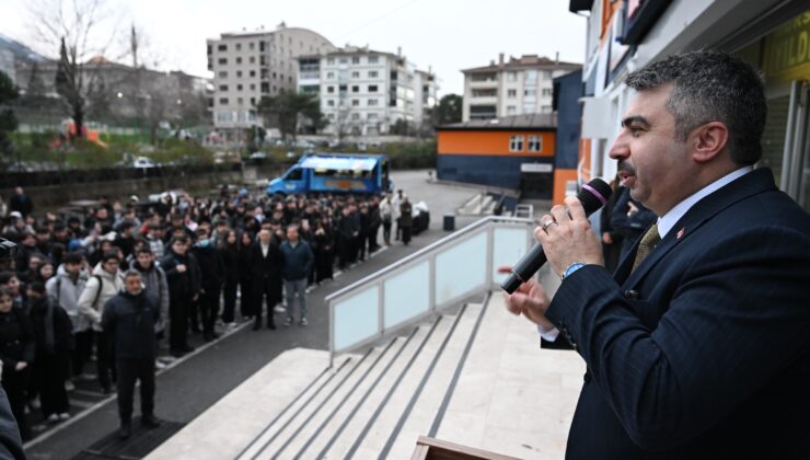 Başkan Yılmaz mesaisine öğrenciler ile başladı