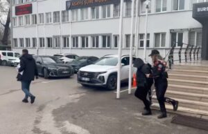 Bursa’nın Mudanya ilçesinde telefonla ulaştığı D.M.’ye (33) kendisini polis olarak