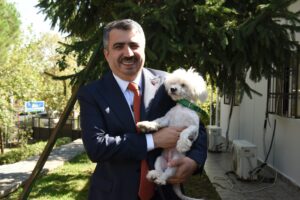 Sokak Hayvanları Tedavi Merkezi ve Doğal Yaşam Alanı’nda tedavi ettiği
