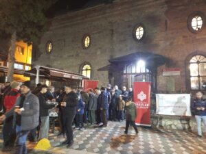 Vakıflar Bursa Bölge Müdürlüğü’nden salep ve kandil simidi ikramı… Berat