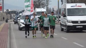 Maraton koşucusu Yasin Avcı ve 4 sporcu, ‘Sevgiliye Koşuyoruz’ sloganıyla