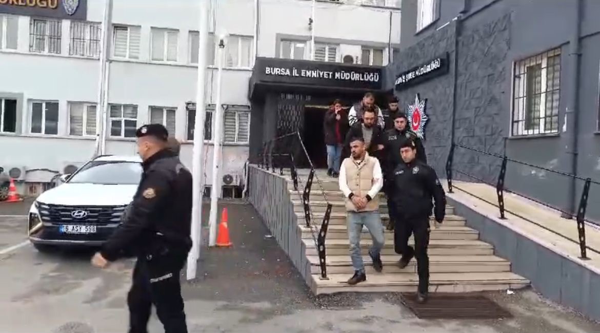 Bursa’da 2 buçuk milyonluk vurgun! Bursa Keles Cumhuriyet Başsavcılığı koordinesinde, Bursa Asayiş Şube Müdürlüğü, Dolandırıcılık