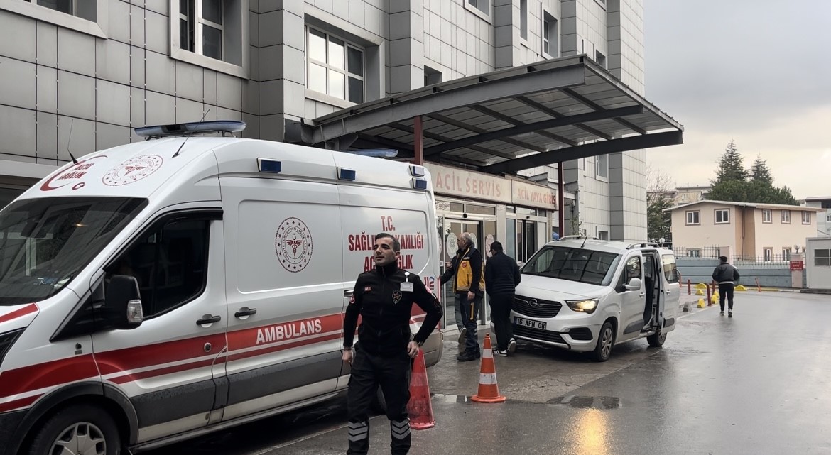 Olay, saat 13.00 sıralarında merkez Yıldırım ilçesi Arabayatağı Mahallesi’nde bulunan
