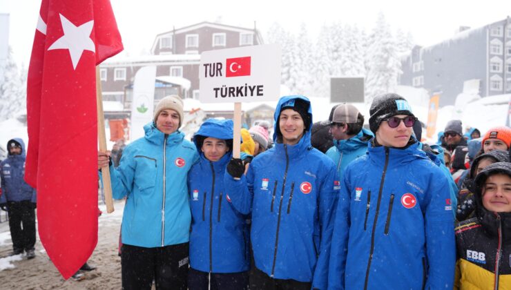 Bursa’da genç kayakçılar piste çıktı