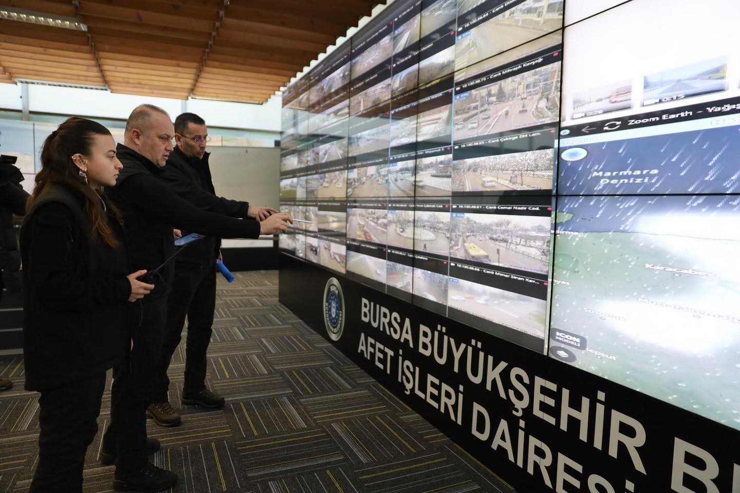 Kar yağışı kent genelinde etkisini gösterirken Bursa Büyükşehir Belediyesi Ulaşım
