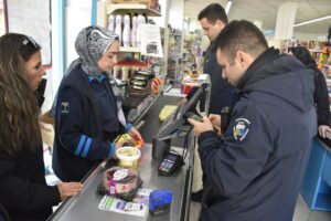 Yapılan denetimlerde 26 markete idari işlem yapıldı ve son kullanma