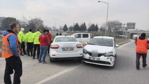 Kaza, saat 13.30 sıralarında İnegöl ile Alanyurt’u bağlayan köprülü kavşakta