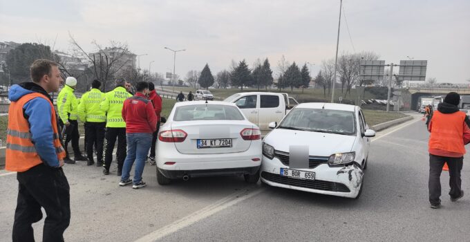 Bursa’da otomobiller çarpıştı: 2 yaralı