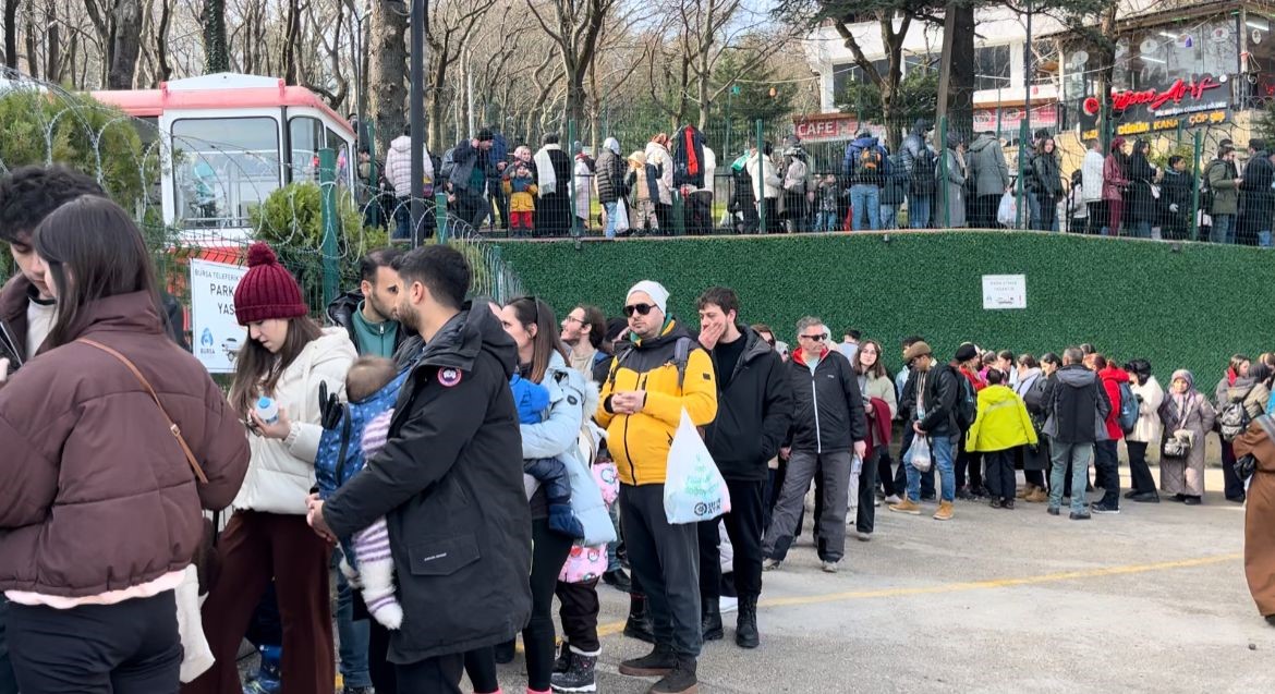 Türkiye’nin en büyük kış turizm merkezlerinden biri olan Uludağ’a çıkmak