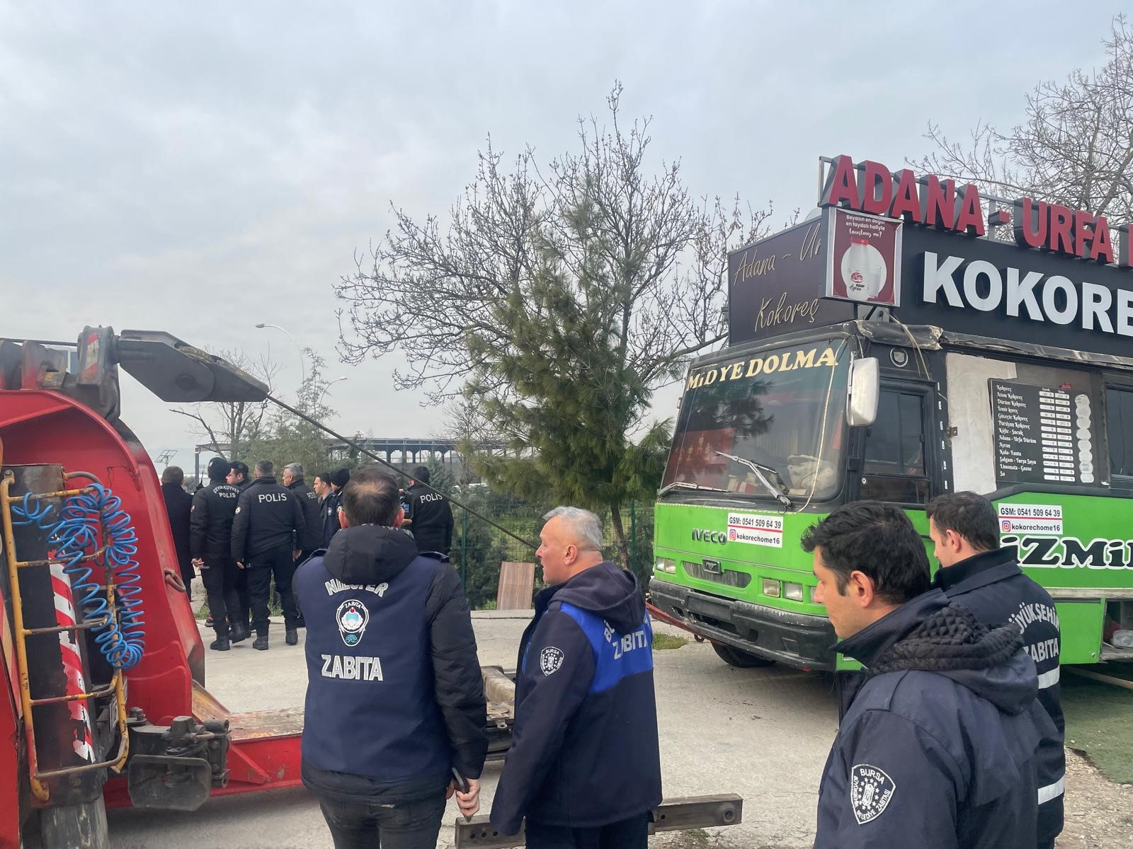 Bursa’nın Nilüfer ilçesinde büyükşehir ve ilçe zabıta müdürlüğü ekipleri, kokoreç,