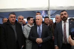 İnsan sağlığına önem verdikleri için altyapı çalışmalarına öncelik verdiklerini belirten