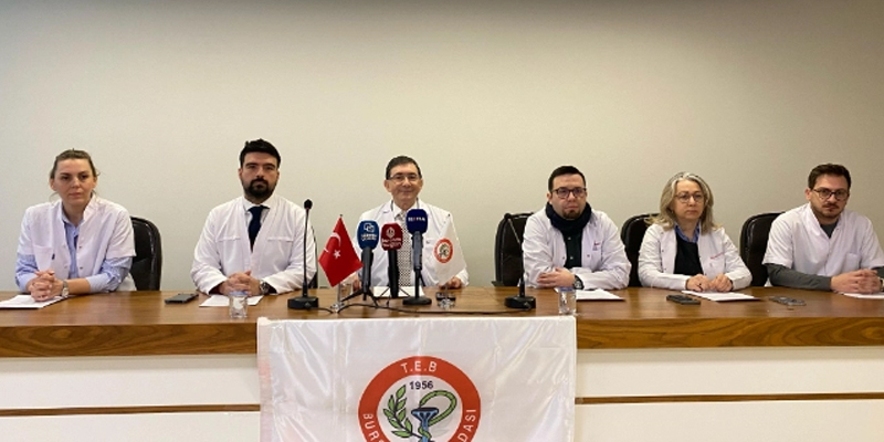 Bursa Eczacı Odası Yönetim Kurulu’ndan gelen çağrıyla bir araya toplanan