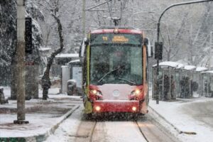 Kar yağışı uyarıları arttı. Türkiye genelinde hava sıcaklıkları 6 ila