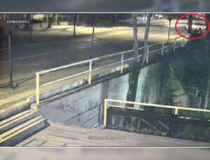 Kükürtlü Caddesi’ndeki ilginç kaza kamerada!