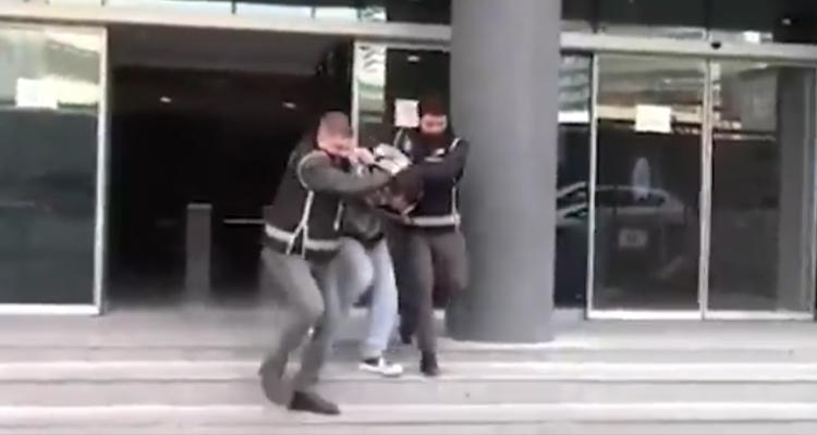 Bursa İl Emniyet Müdürlüğü ekiplerince düzenlenen “MERCEK-28” operasyonunda bir araca