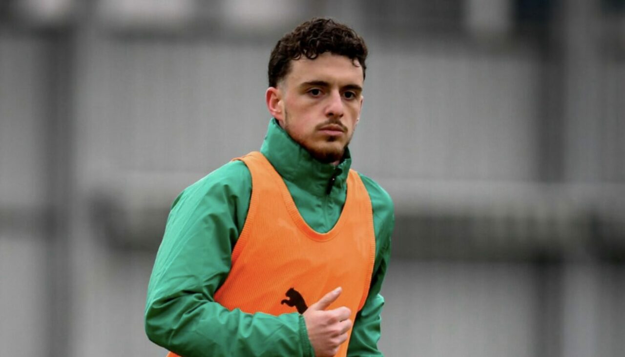 Bursaspor’un Fenerbahçe’den bonservisiyle kadrosuna kattığı ve 2,5 yıllık sözleşme imzaladığı