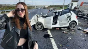 Manisa’nın Kırkağaç ilçesinde emniyet şeridindeki tankere çarpan otomobilde hayatını kaybeden