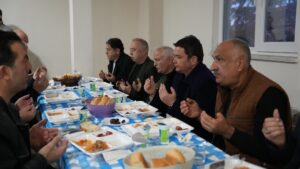 Osmangazi Belediye Başkanı Erkan Aydın, Güneybudaklar Mahalle Muhtarlığı tarafından düzenlenen