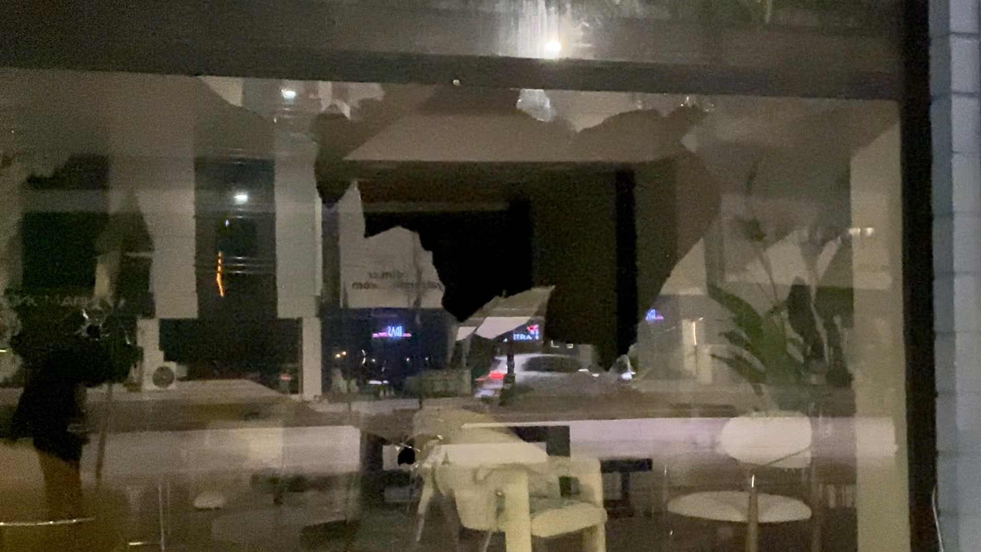 Olay saat 00.00 sıralarında Mahmudiye Mahallesi Ertuğrulgazi Caddesi’nde faaliyet gösteren