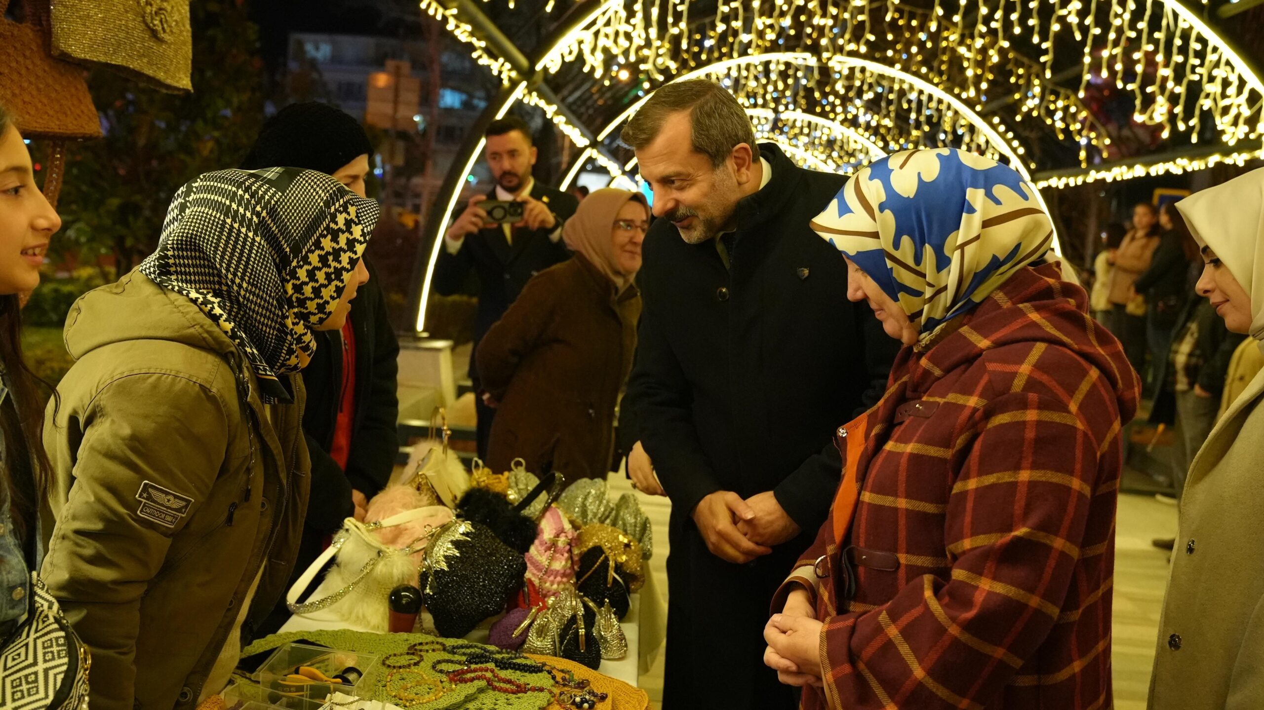 Her akşam farklı etkinlikler ve Ramazan Ayı’na özgü adetlerle bir