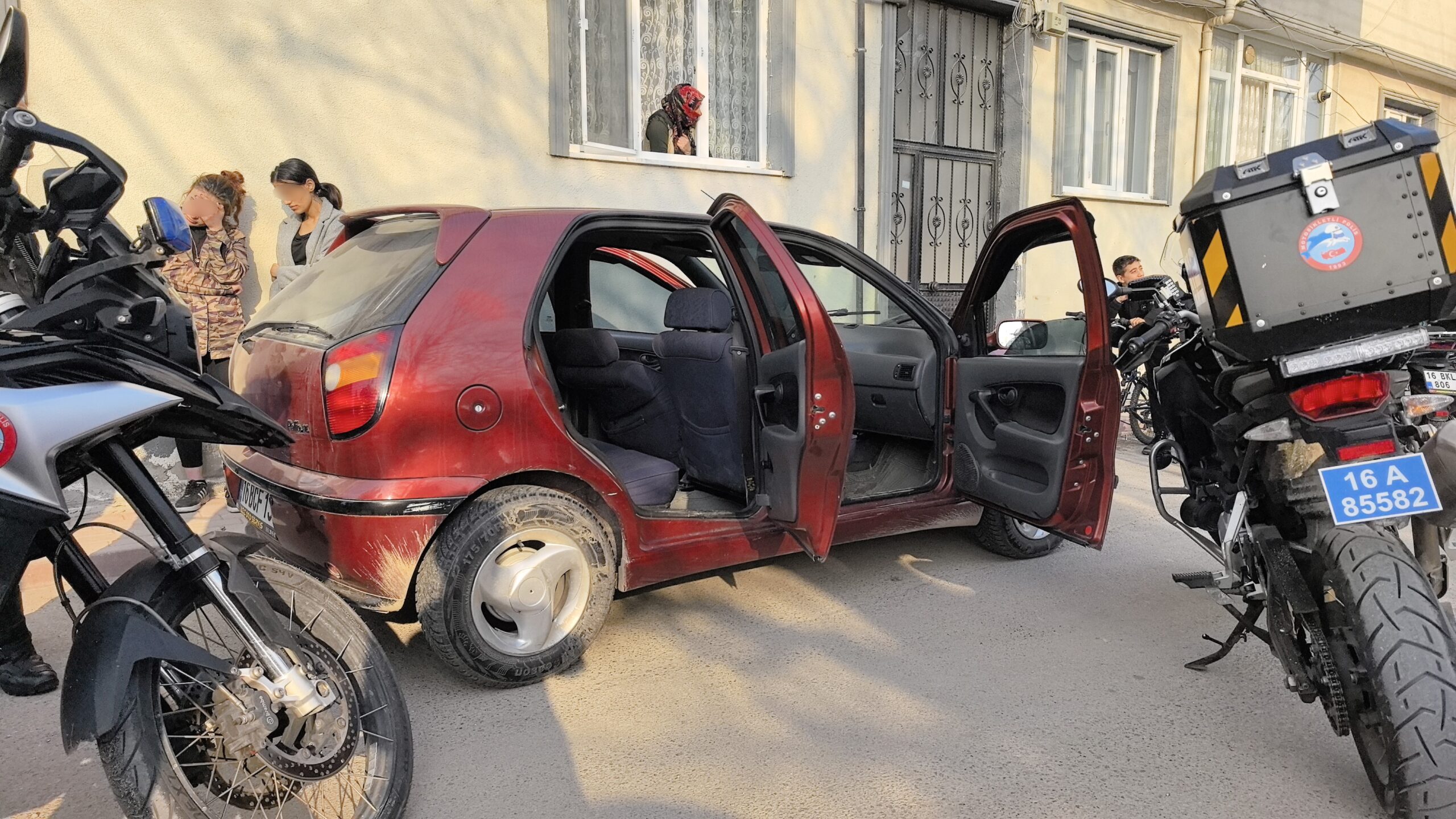 Bursa’nın İnegöl ilçesi Mesudiye Mahallesinde devriye gezen İnegöl İlçe Emniyet