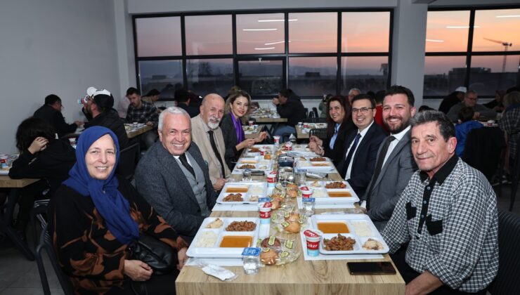 Başkan Şadi Özdemir aşevinde vatandaşlarla iftar yaptı