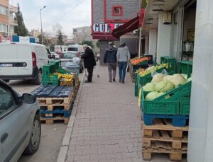 Osmangazi’de kaldırım işgaline zabıta denetimi