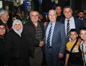 Mustafakemalpaşa’da binlerce kişi, aynı sofrada buluştu