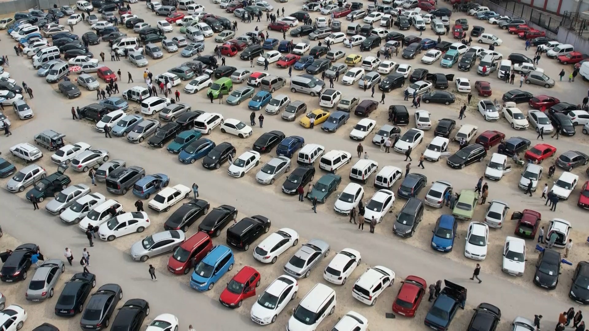 Parası ve ihtiyacı olanın otomobile bir an önce yatırım yapmasını