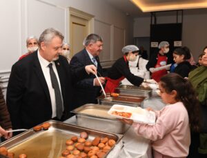 Osmangazi Belediyesi Panayırda iftar sofrası kurdu