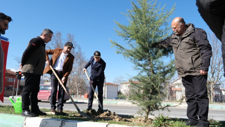 Orhaneli’nde 500 fidan toprakla buluştu