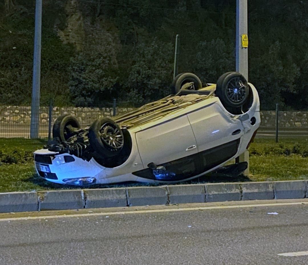 Kaza, Mudanya ilçesi Güzelyalı Kavşağı’nda meydana geldi. İ.F.T. idaresindeki 16