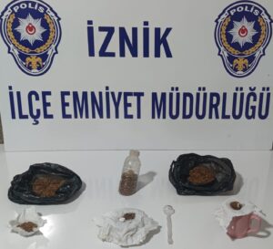 Yapılan çalışmalarda, M.K isimli şahsın üzerinde yapılan aramada 108 gram