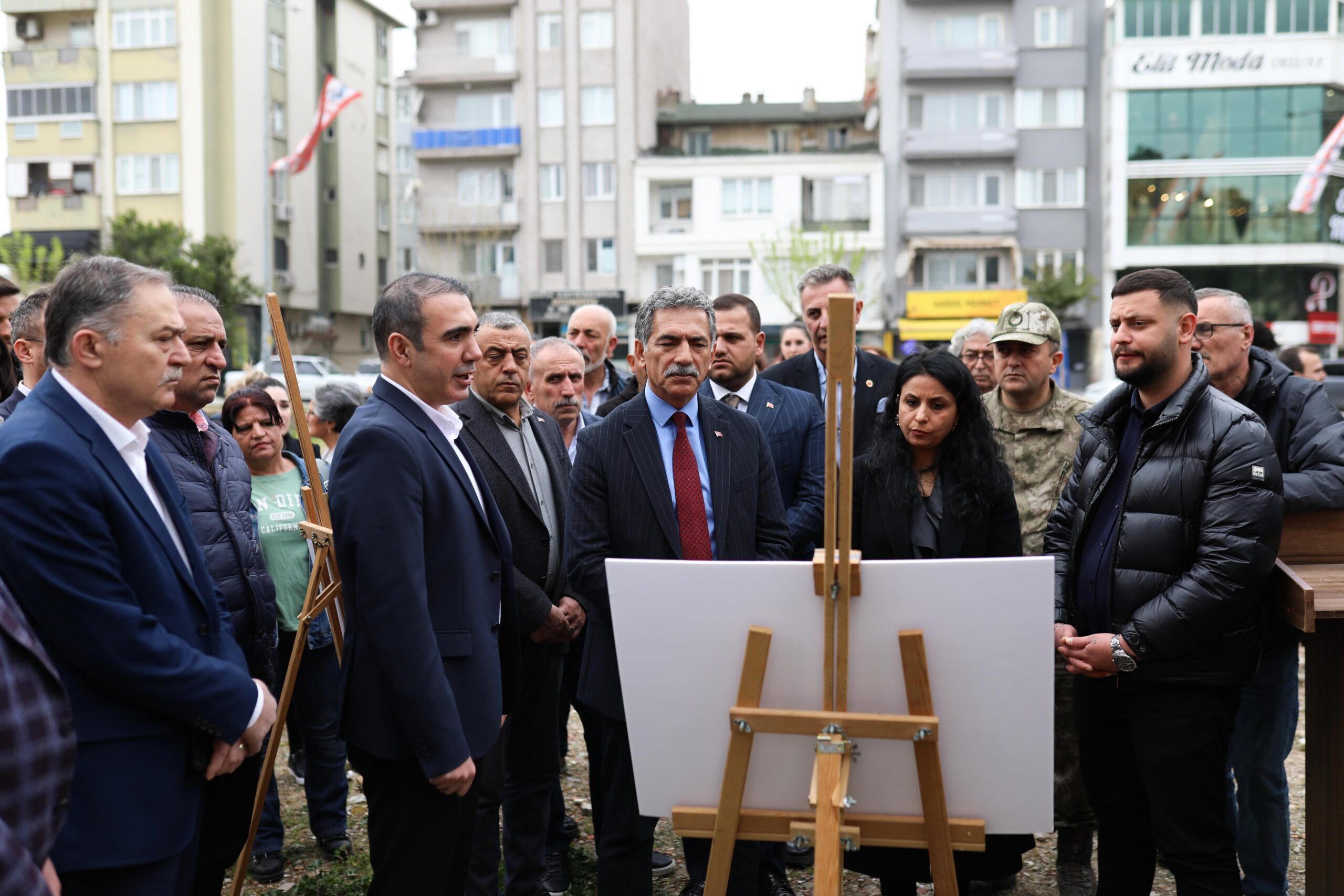 Programa, Gemlik Belediye Başkanı Şükrü Deviren, belediye başkan yardımcıları, meclis