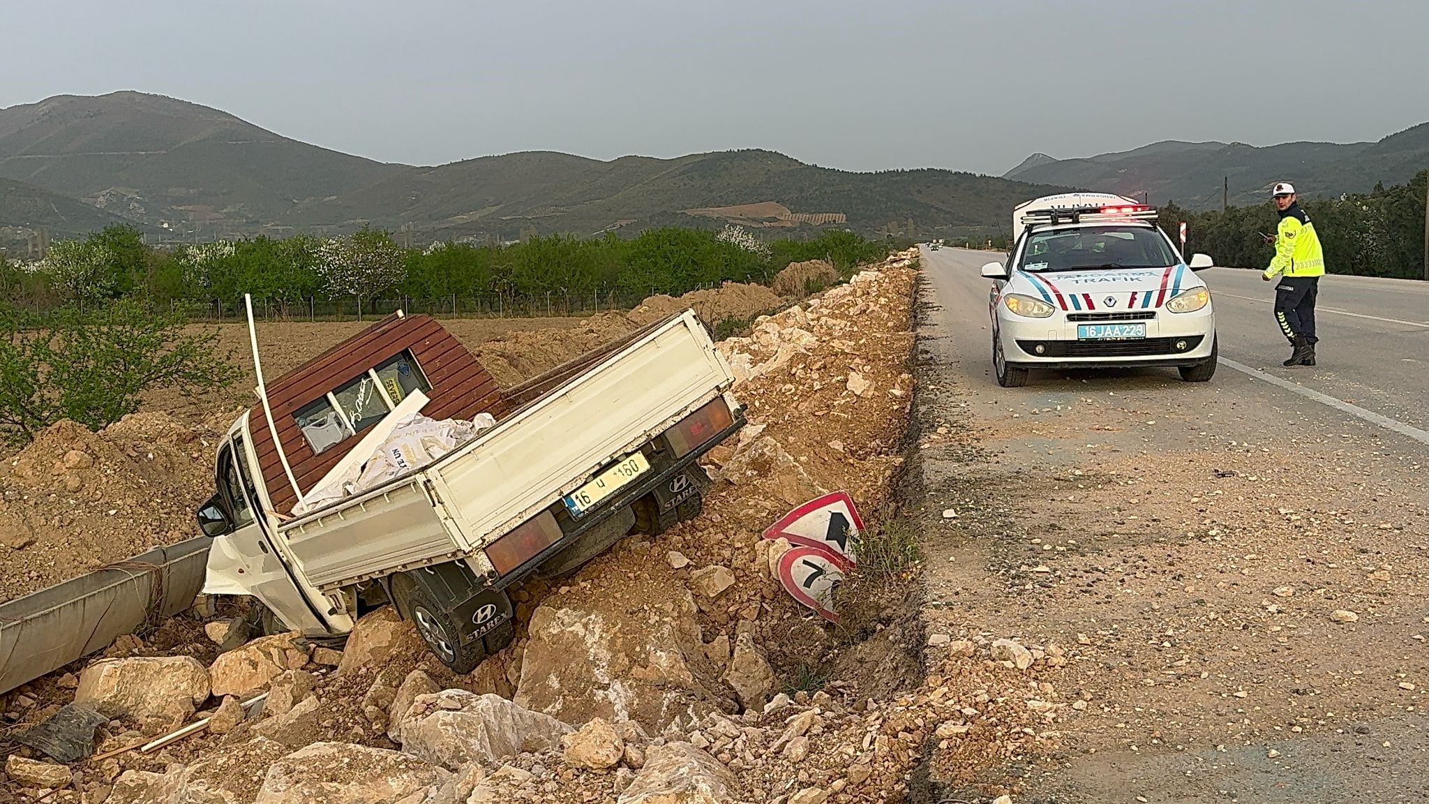 Kaza, İznik-Sakarya yolu üzerinde meydana geldi. Edinilen bilgilere göre, 16