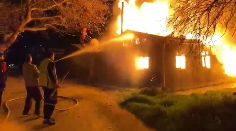Eğerce Mahallesi’nde bulunan yaklaşık 50 ahşap evin bulunduğu alanda elektrik