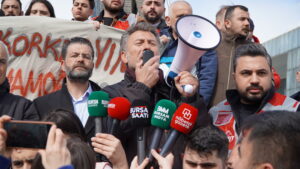 CHP Bursa İl Örgütü, il binası önünde basın açıklamasında bulundu.