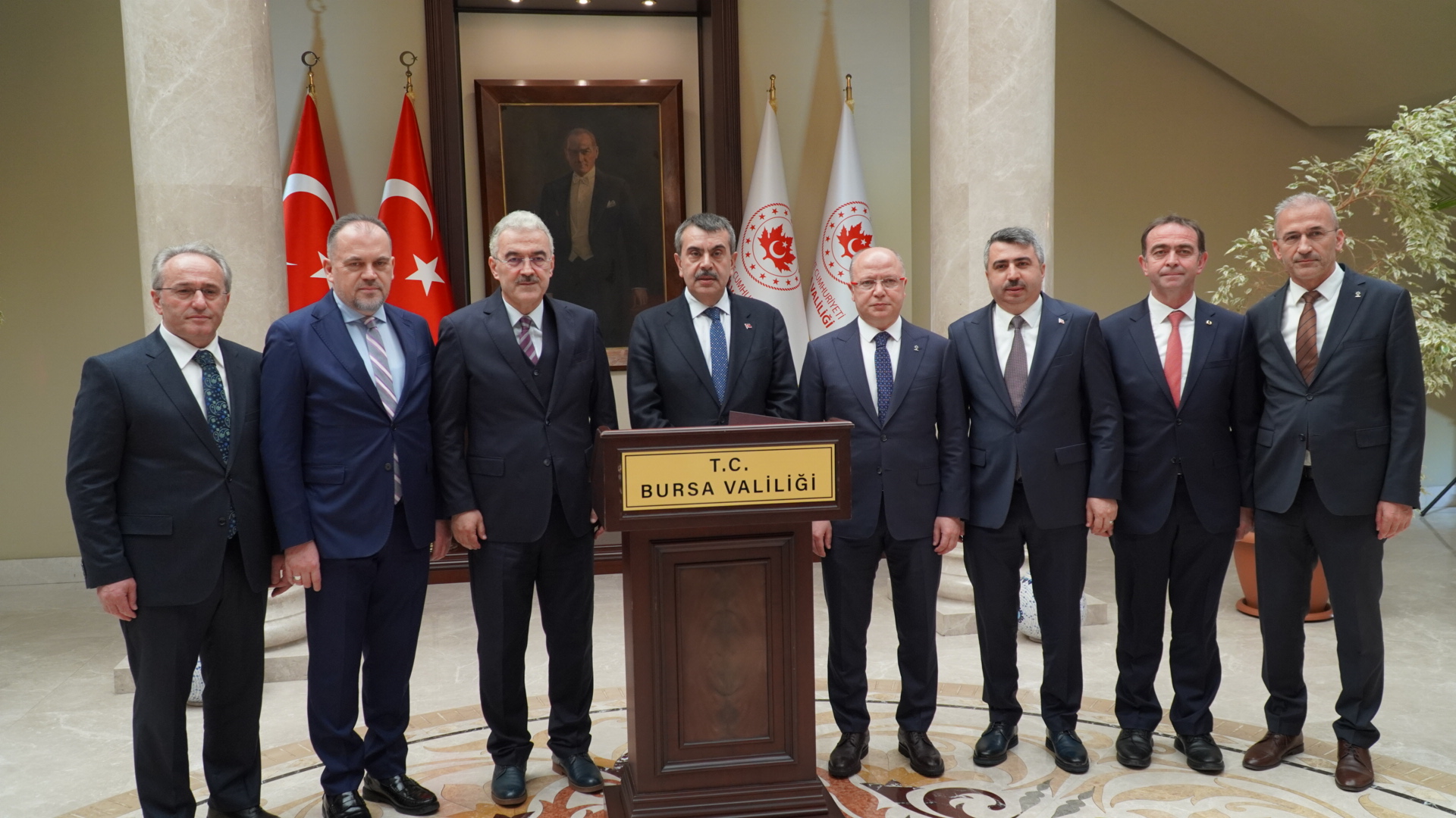 Bakan Tekin’i, Vali Erol Ayyıldız, AK Parti Bursa İl Başkanı
