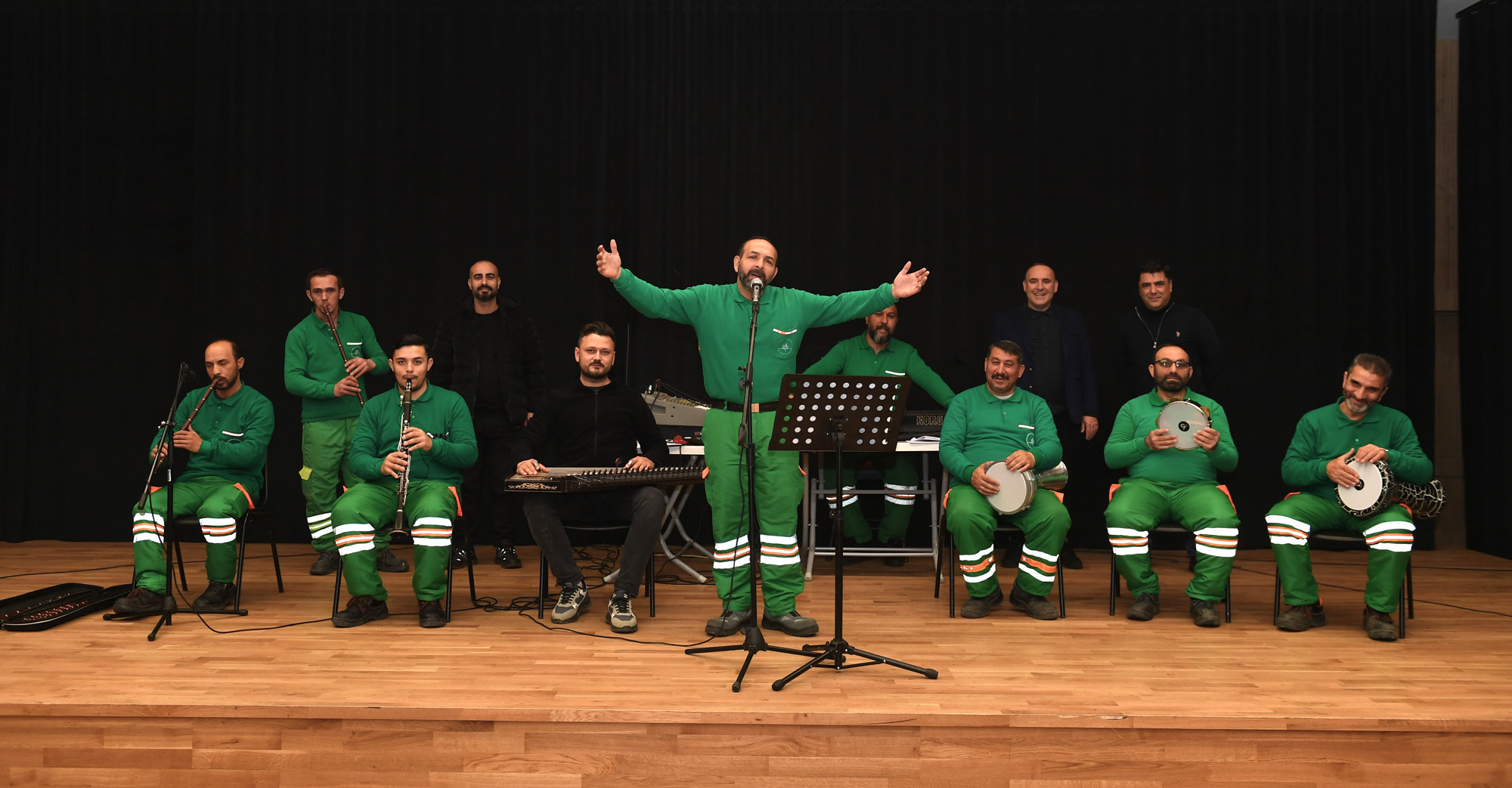 Osmangazi Belediyesi Temizlik İşleri Müdürlüğü’nde görevli temizlik çalışanları, mesai bitiminin