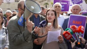 Uluyol Adliyesi’nde gerçekleştirilen açıklamaya siyasi parti ve STK’lardan da destek