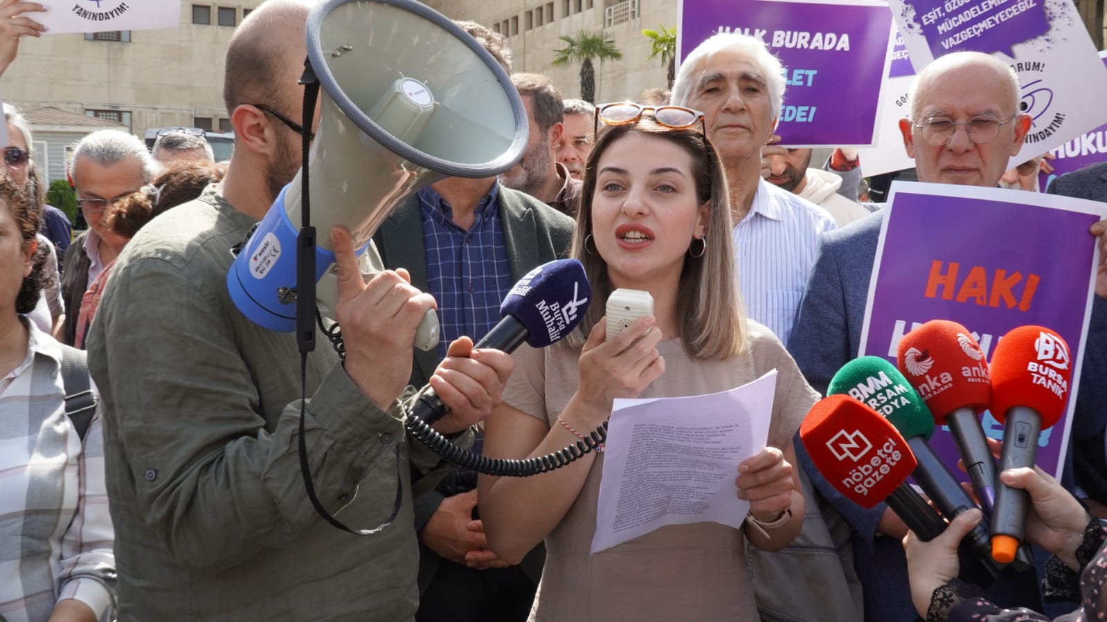 Uluyol Adliyesi’nde gerçekleştirilen açıklamaya siyasi parti ve STK’lardan da destek