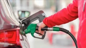 Petrol fiyatlarındaki gerileme, akaryakıta indirim olarak yansıyor. Benzinin litre fiyatına