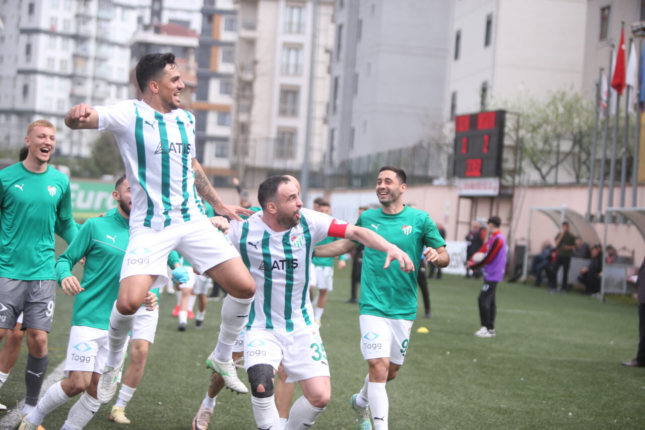 Mimar Kubilay Köse Stadı’ndaki karşılaşmanın ilk yarısını yeşil beyazlı takım,