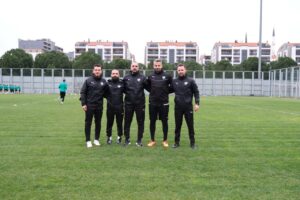 Bursaspor’un 1.5 yıllık sözleşme imzaladığı Teknik Direktör Adem Çağlayan’ın ekibi