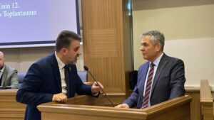 Türkkan, “Bizim zor koşullarda çalıştığımızı, sağlık sisteminin çöktüğünü, yakınlarını muayene