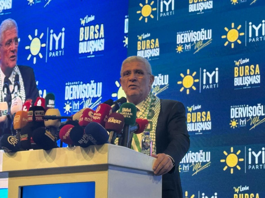 İYİ Parti Genel Başkanı Müsavat Dervişoğlu, partisinin Bursa teşkilatıyla iftar
