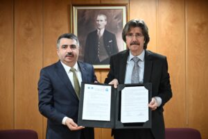 Yıldırım Belediye Başkanı Oktay Yılmaz ve Bursa Uludağ Üniversitesi Rektörü