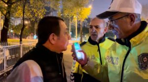 Sürücünün daha önce de alkolden ehliyetine el konulduğu ortaya çıktı.