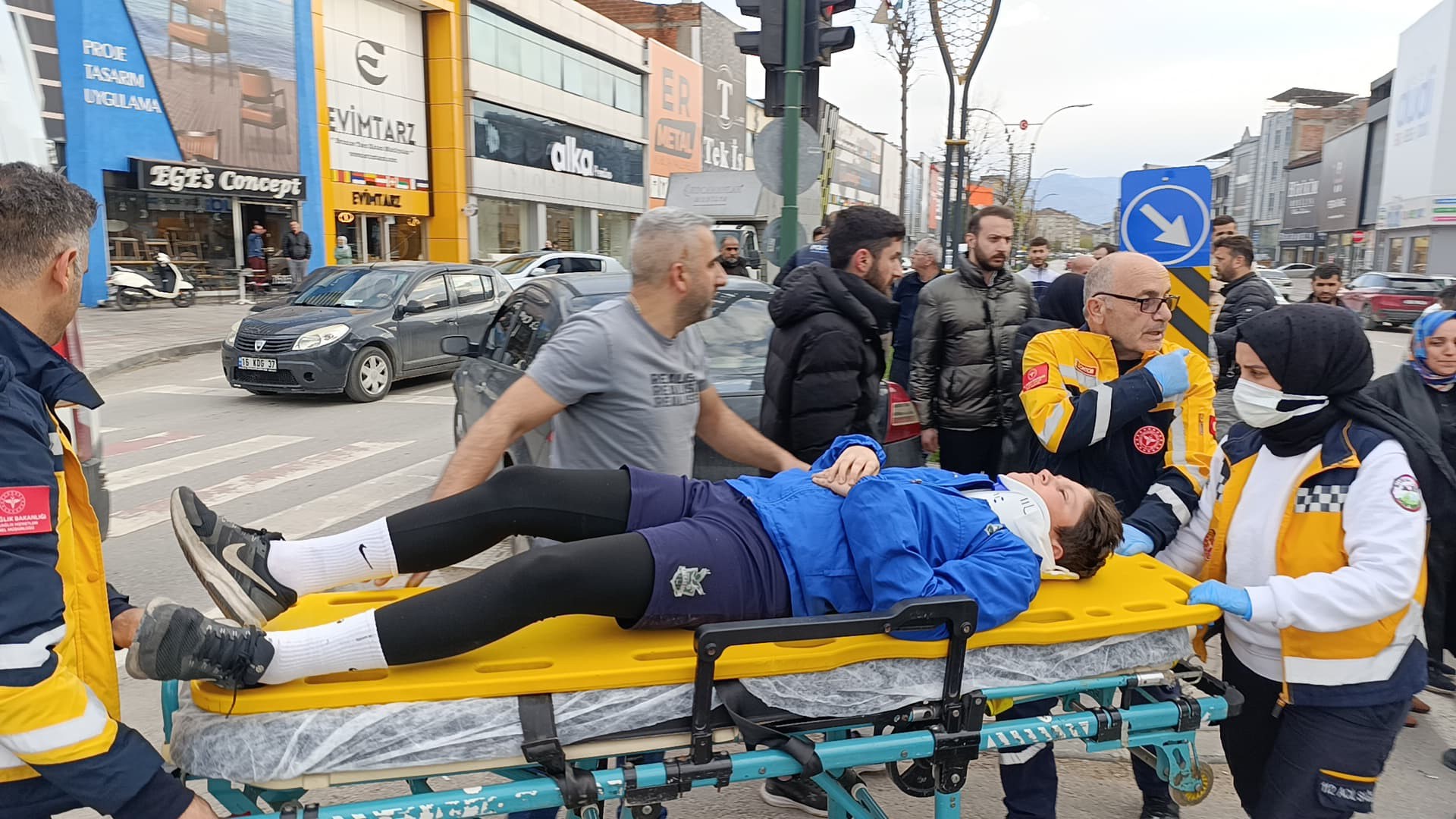 Kaza, Mahmudiye Mahallesi Ertuğrulgazi Caddesi’nde meydana geldi. Aysel K. (42)
