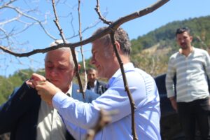 Uludağ’ın güneyi dondu… CHP Bursa Milletvekili Orhan Sarıbal, bölgeyi ziyaret